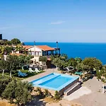 Akrolithos With Private Pool