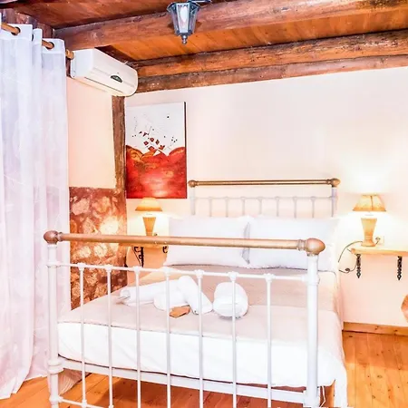 Akrolithos With Private Pool Villa *