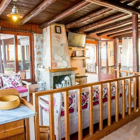 Akrolithos With Private Pool *