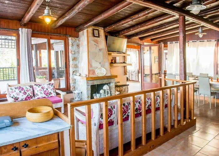 Akrolithos With Private Pool *