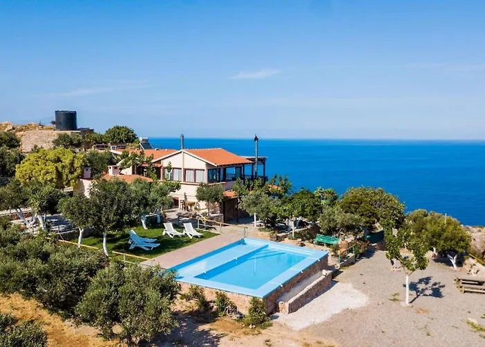 Akrolithos With Private Pool